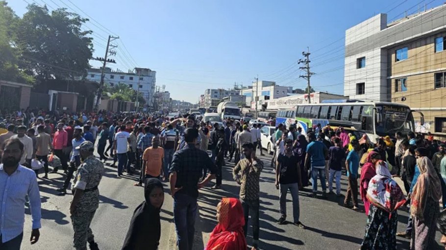 Workers block key road in N’ganj over unpaid wages