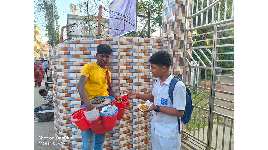 Unhygienic street food poses health risk to schoolchildren in Habiganj