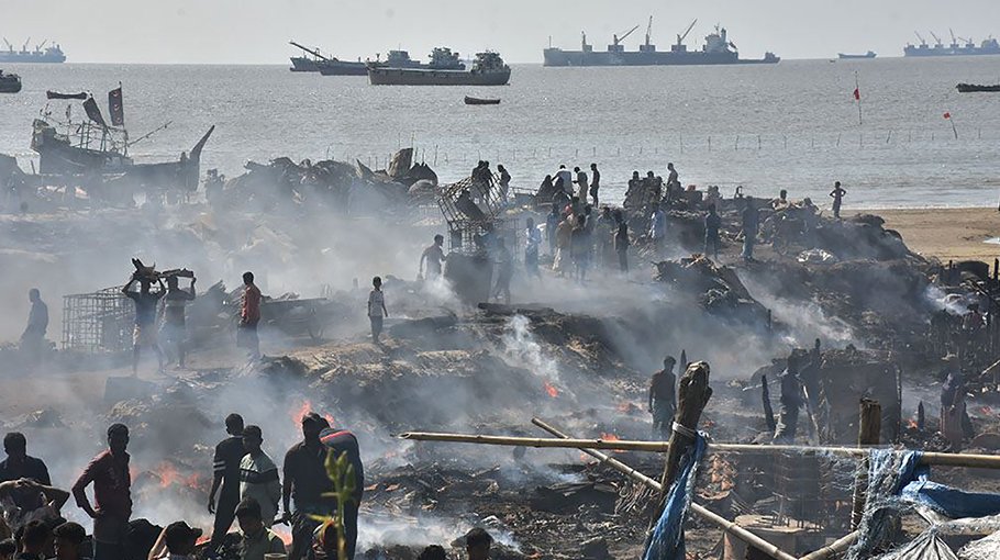 Fire guts 37 houses,  shops in Chattogram