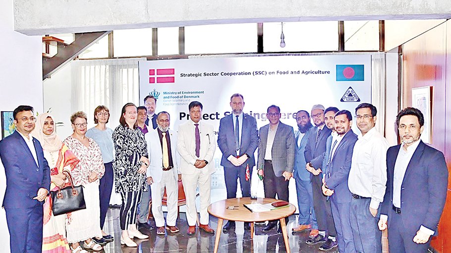 Denmark signs strategic cooperation deal  with Bangladesh on food safety