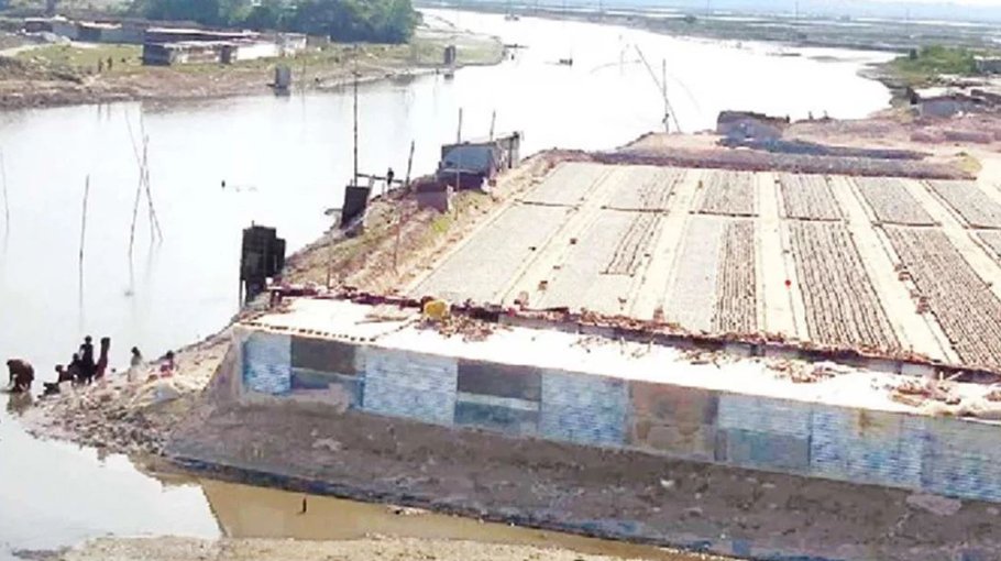 Brick kiln owner encroaches on Titas River in Sarail