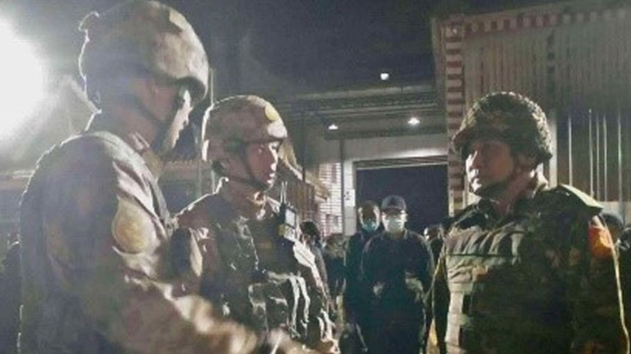 China returns 300 Myanmar junta troops who fled border town seized by KIA