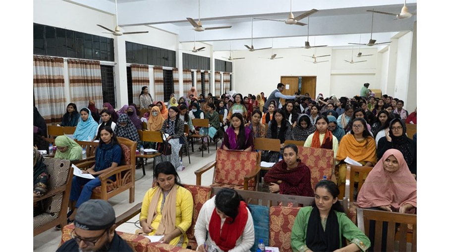 DU female students join awareness campaign for breast cancer 