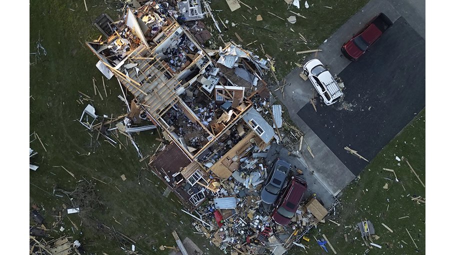Storms, tornadoes kill more than 25 in south-central US