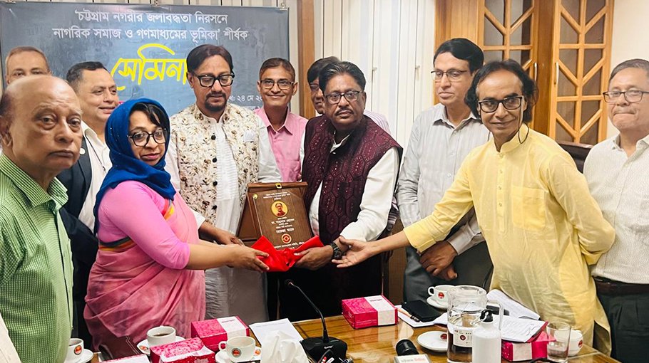 Waterlogging in Ctg city can’t be resolved for lack of equipment: Mayor