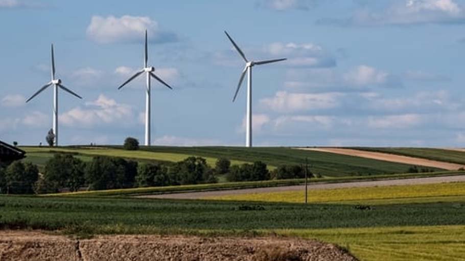 EU says ‘well on track’ to reach 2030 climate targets