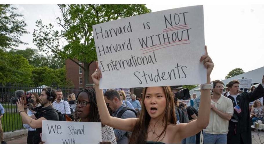 US suspends student visa processing as Harvard protests cuts