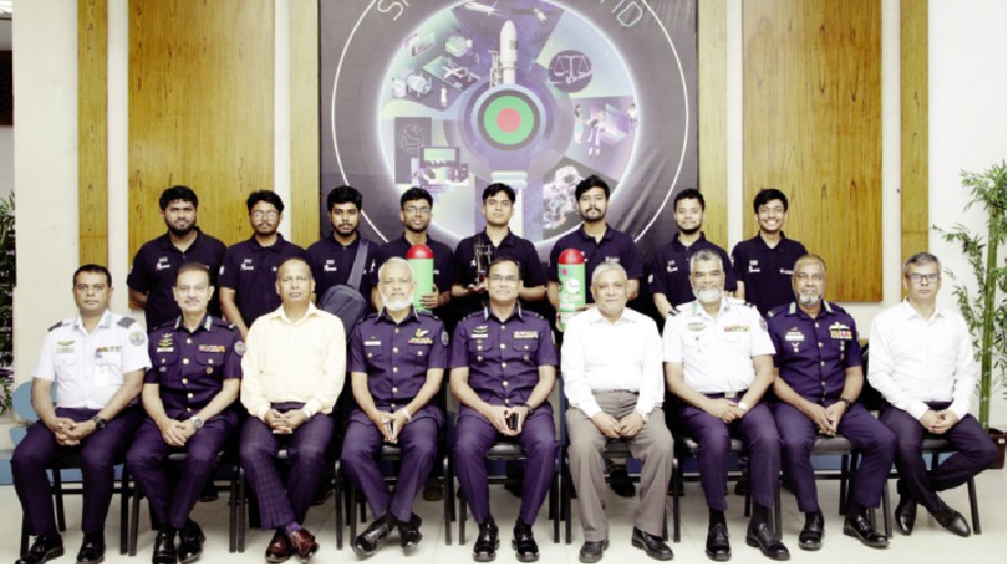 AAUB team to join final phase of CanSat competition in USA