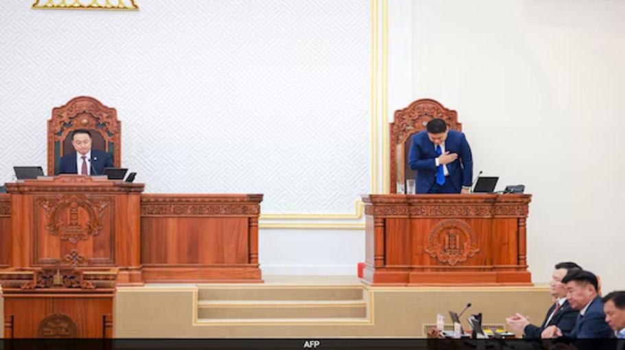 Mongolia PM resigns after  losing confidence vote