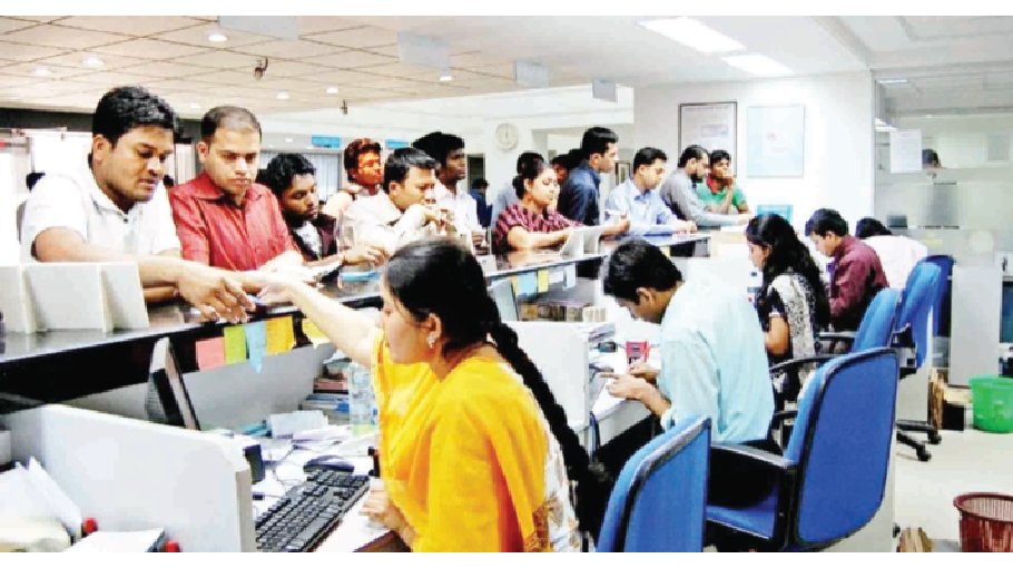 Rush at banks on last working day before Eid holiday