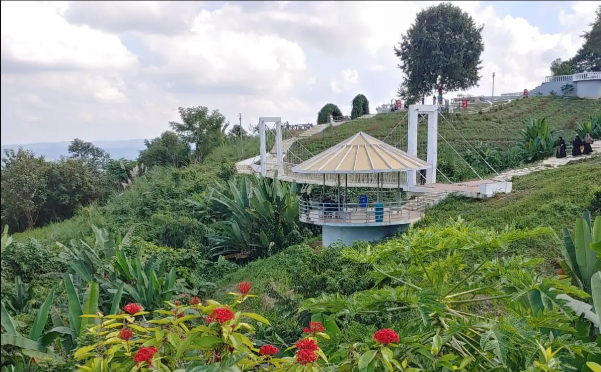 Khagrachhari embraces Eid spirit with a surge in tourism