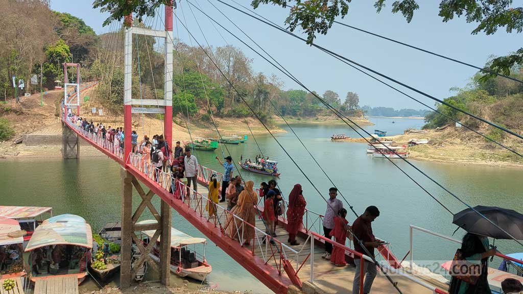 Tourist surge raises fresh COVID-19 concerns in Rangamati