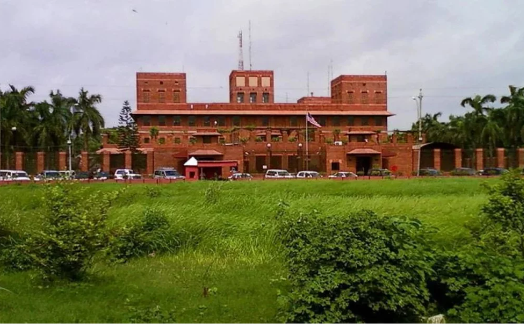 US warns foreign parents on birth tourism, visa renewals at risk