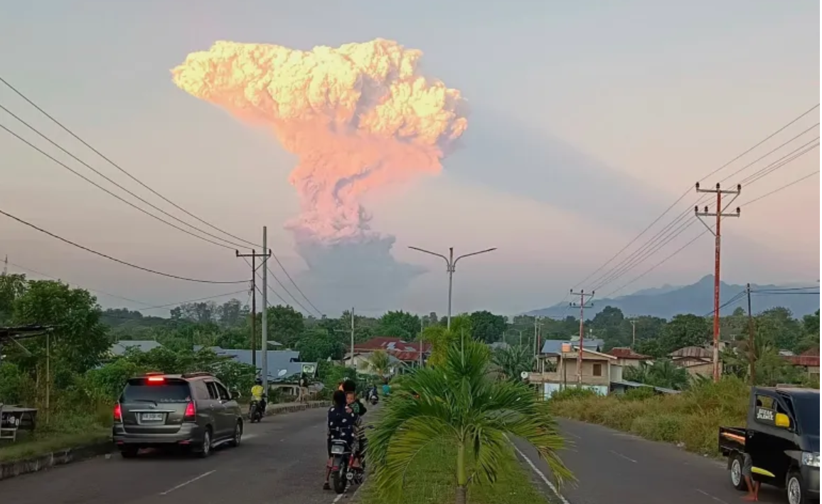 Indonesia’s Mount Lewotobi Laki-laki volcano erupts, alert at highest level