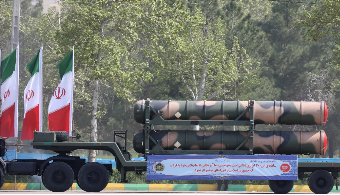 Russian missile experts visit Iran, warn Israel