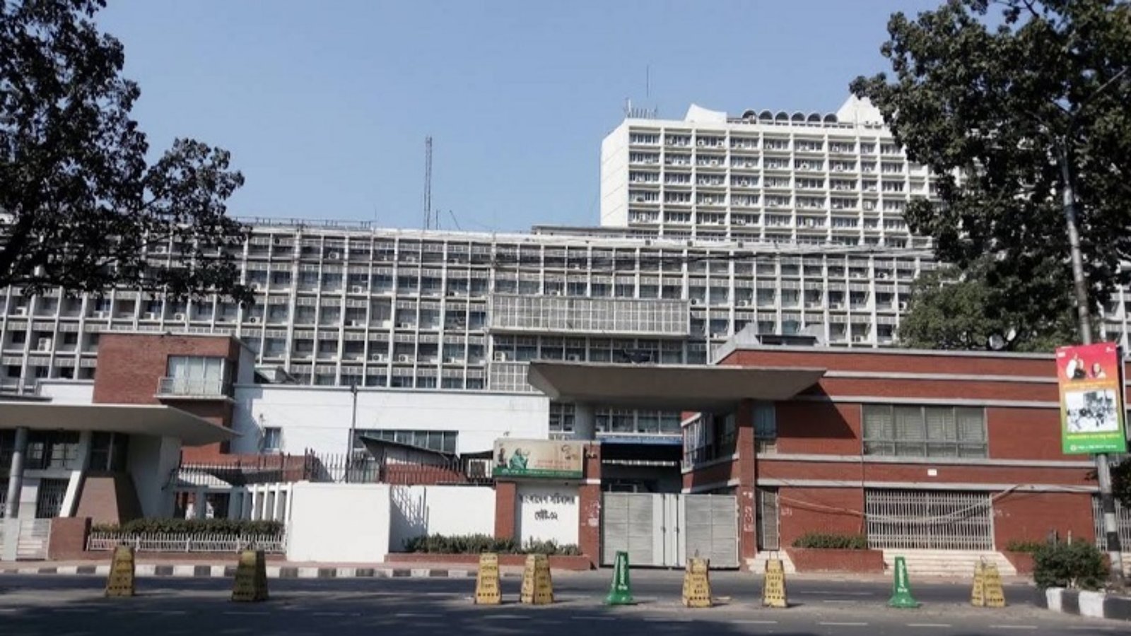 Secretariat staff to stage mass campaign Tuesday over ordinance