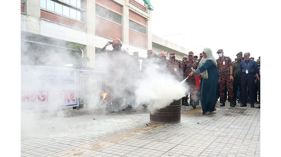Firefight, rescue drill held at Uttara, Bijoy Soroni metro rail stations