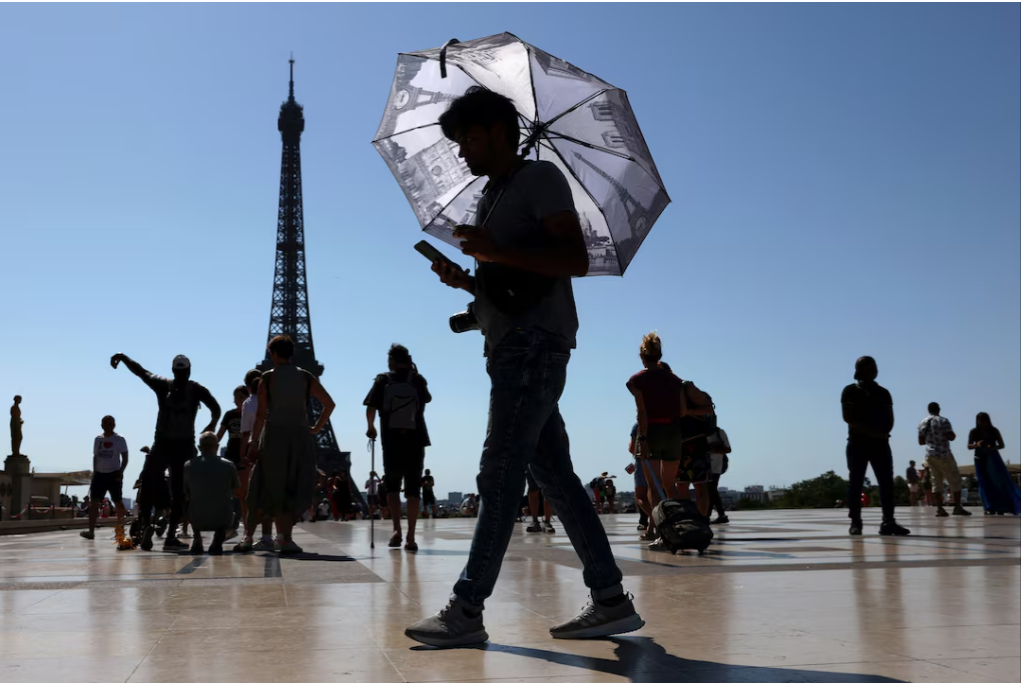 France shuts schools, Italy limits outdoor work as heatwave grips Europe