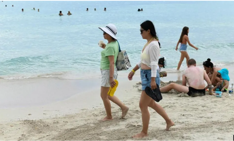 Trump tightens US policy on Cuba