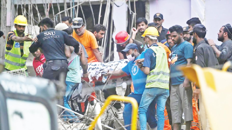 Search continues after Pakistan building  collapse kills 16