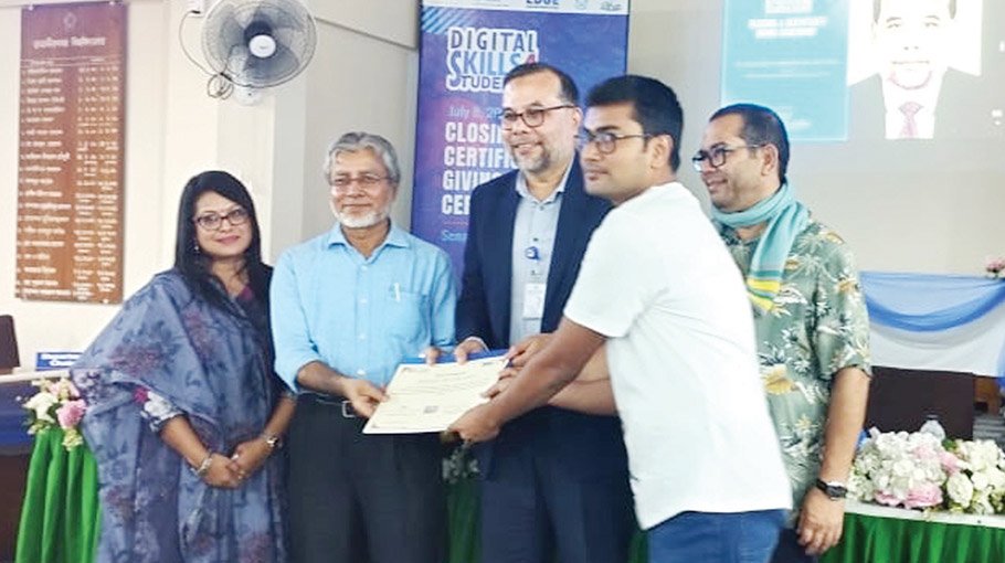 Govt allocating funds to boost students’ digital literacy: ICT secy