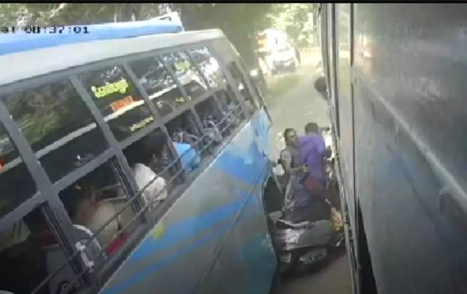 Man dies after being caught between two buses near Buet