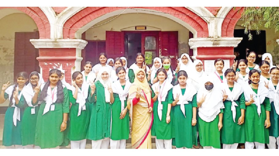SSC results: Girls outshine boys in Mymensingh board