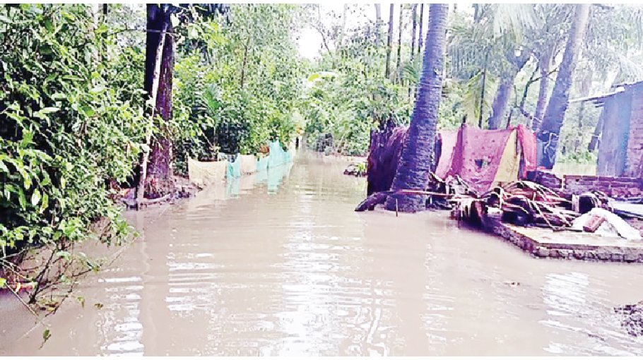 Rain-triggered flooding disrupts coastal life