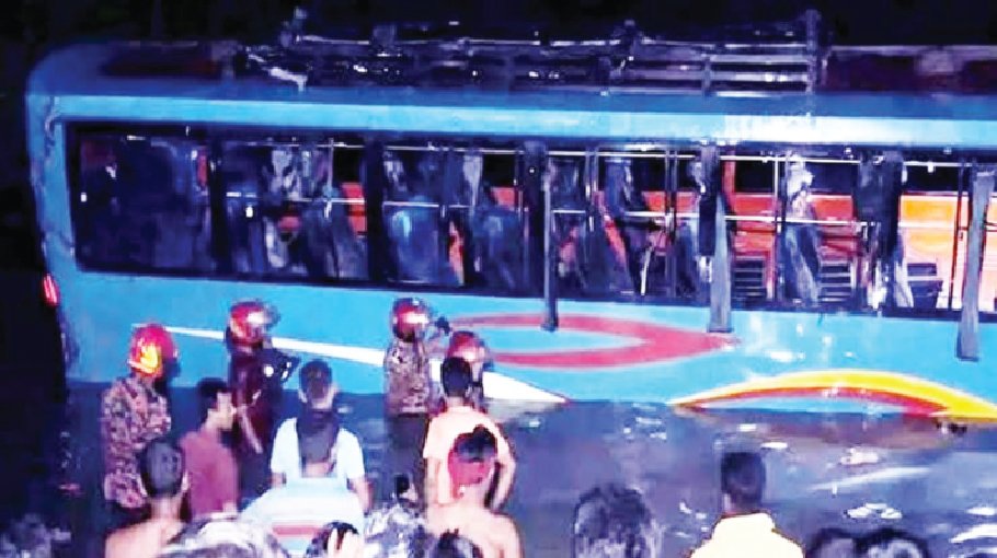 3 die in Rangpur road crash