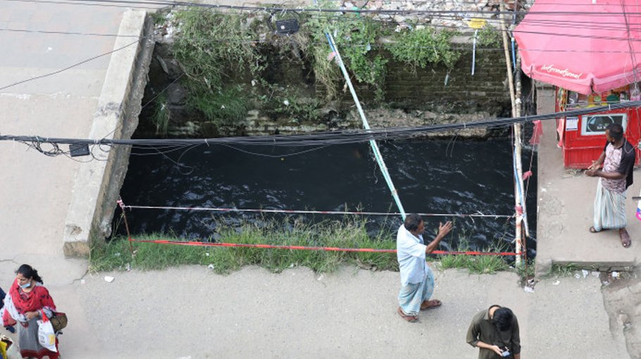 3-yr-old girl dies after falling into open drain in Ctg