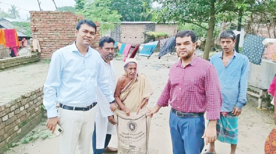 UNO stands by rain-hit people in Jibannagar