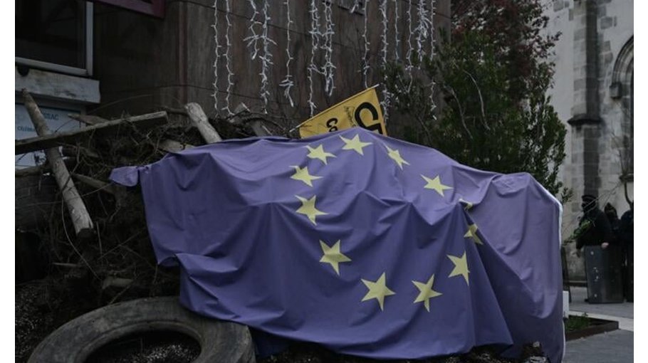 EU sets stage for big battle over long-term budget