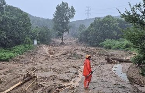 Five dead, two missing after torrential rain in South Korea