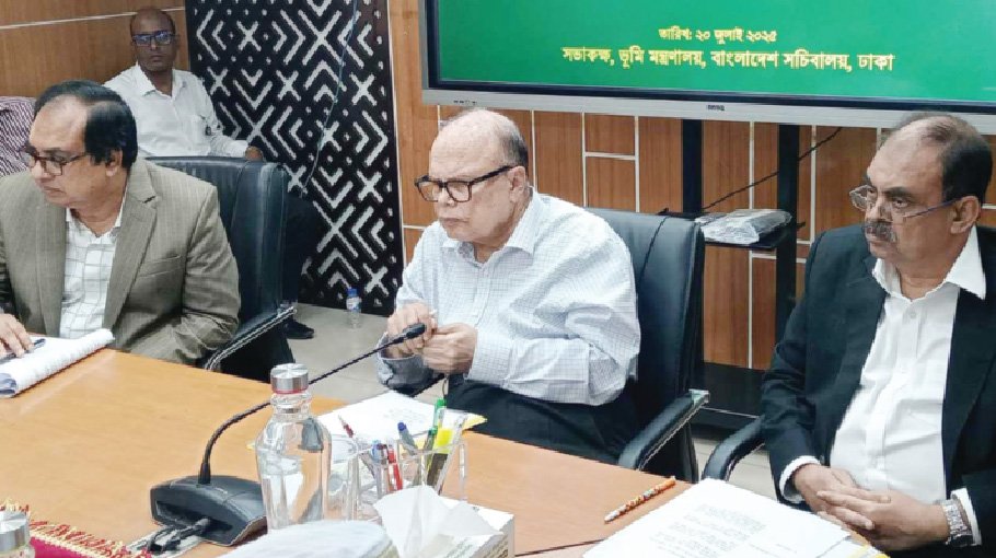 ‘People now happy with land services’