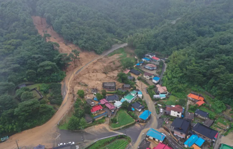 Death toll from S Korea rains rises to 18 as met agency warns of heatwaves