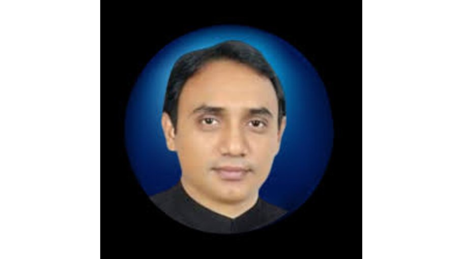 Munshirhat UP   Chairman held   at Dhaka airport