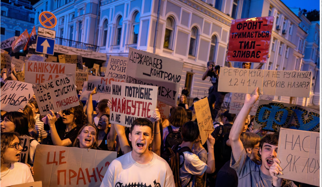 Young Ukrainians find new voice in wartime protests