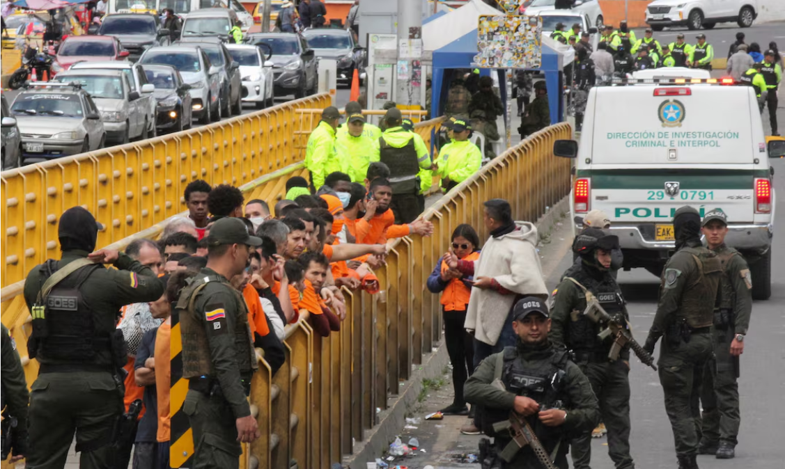 Colombia denounces mass deportation of citizens from Ecuador