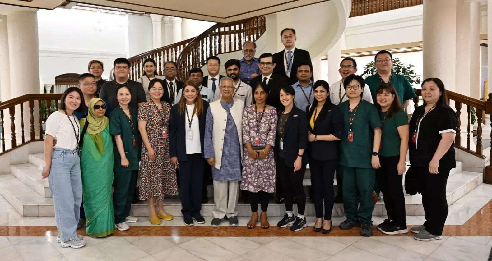 Dr Yunus thanks foreign medical teams for treating jet crash victims