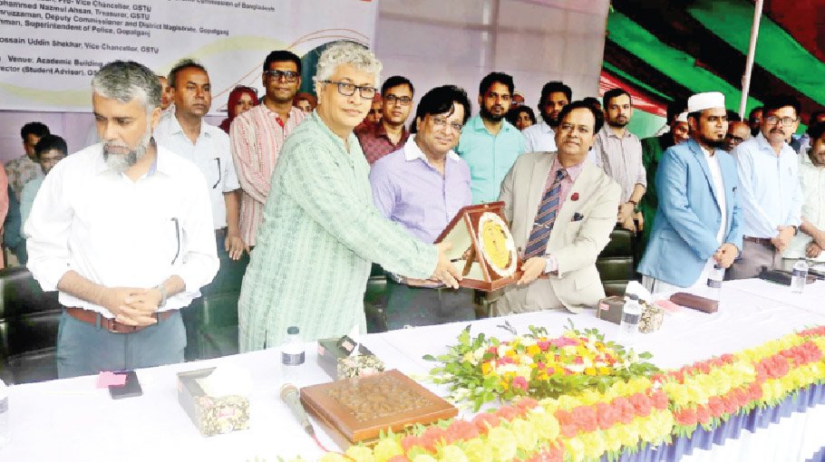 GSTU awards scholarship to meritorious, underprivileged students