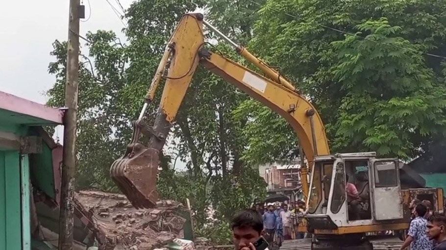 Over 100 illegal structures pulled down in Gopalganj