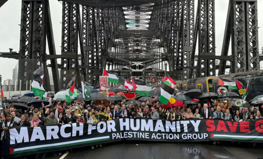 Tens of thousands turn out for Sydney pro-Palestinian march