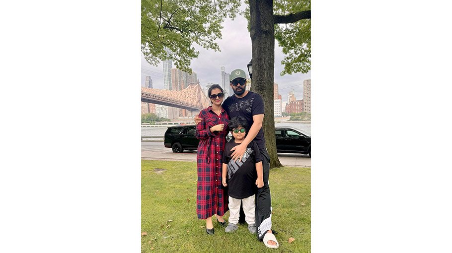 Shakib, Bubly enjoy time together with son in US