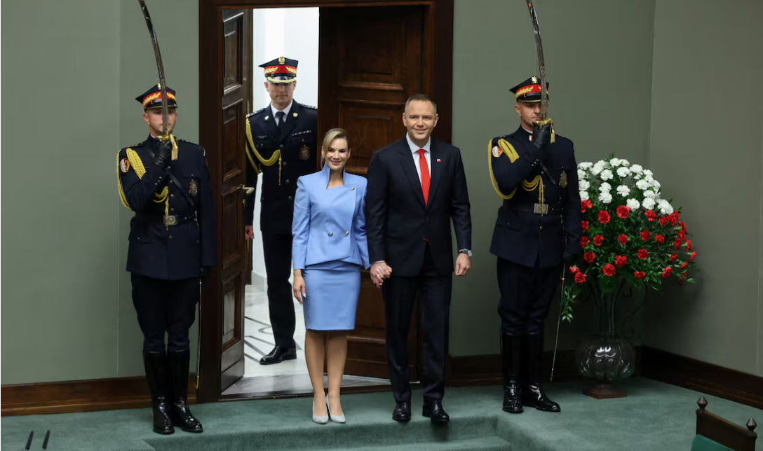 Poland's new president draws battlelines with government over constitution
