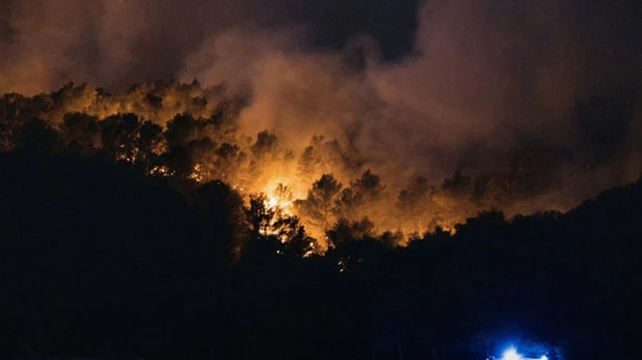 Fire in France burns 11,000 hectares, injures nine