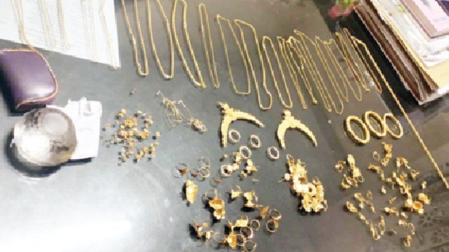 Stolen gold jewelry worth Tk 50 lakh recovered  in Bagerhat