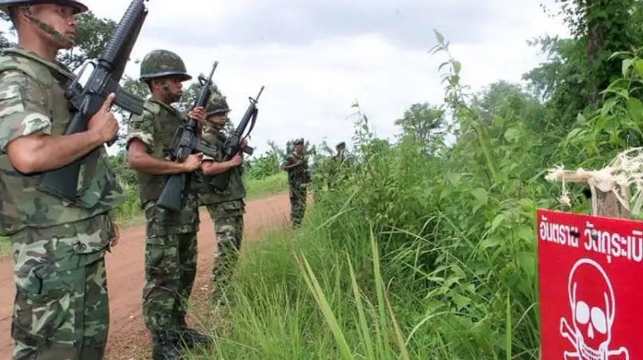Landmine blast wounds Thai soldiers on tense Cambodia border