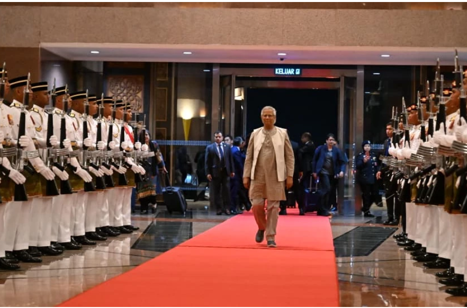 Yunus in KL; talks with Malaysian PM Tuesday eying greater co-op