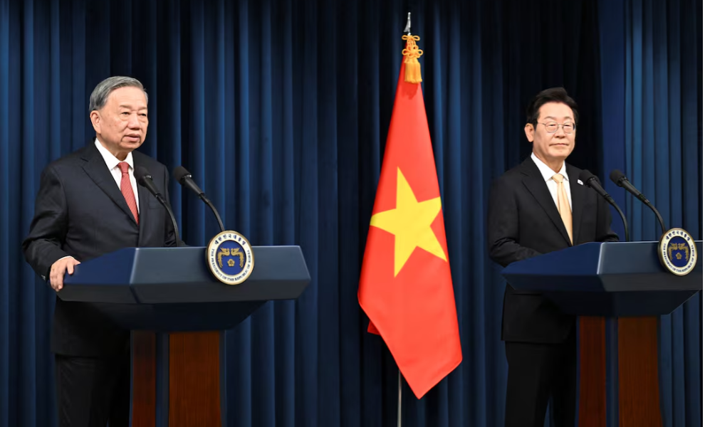 S Korea, Vietnam leaders pledge closer ties as US tariffs shake up trade