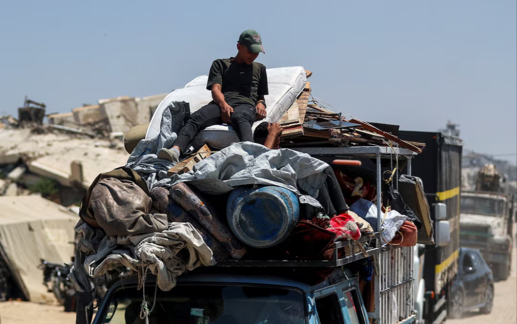 Thousands of Palestinians leave Gaza City fearing Israeli offensive